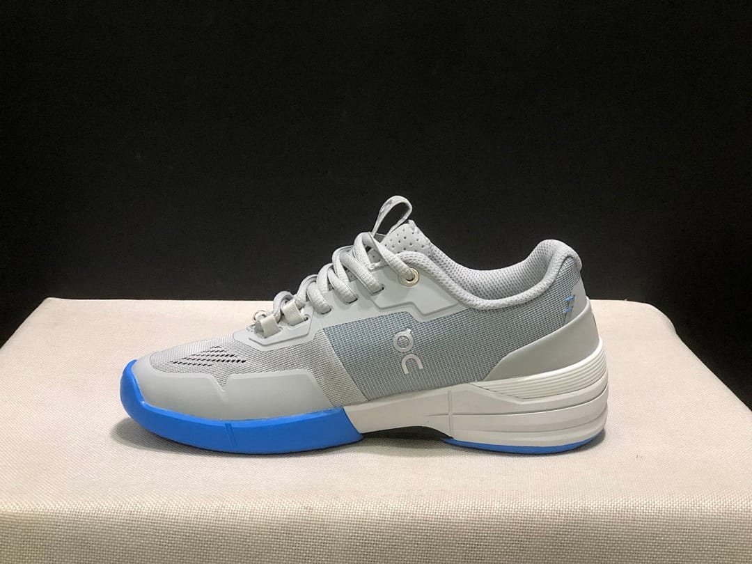 On The Roger Pro (Colorway 4)