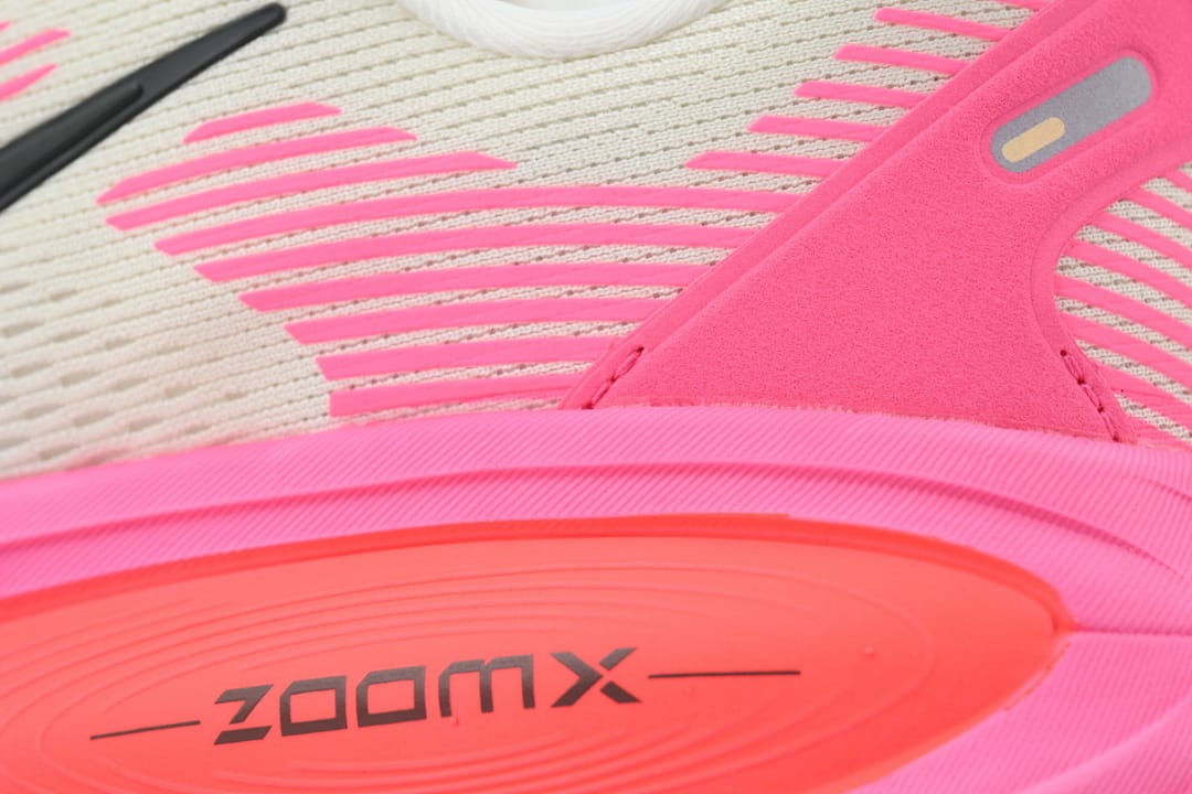 Nike Zoom Vomero 18 AA Edition Sail Hyper Pink