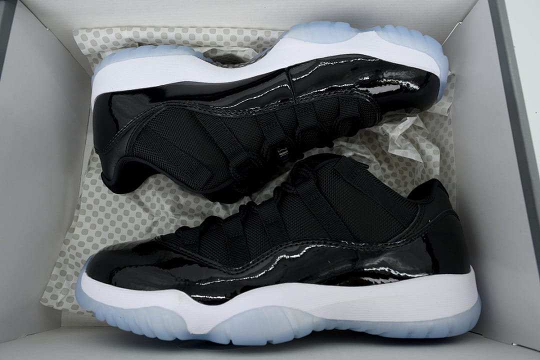 Air Jordan 11 Retro Low x OFF White White/Midnight Navy