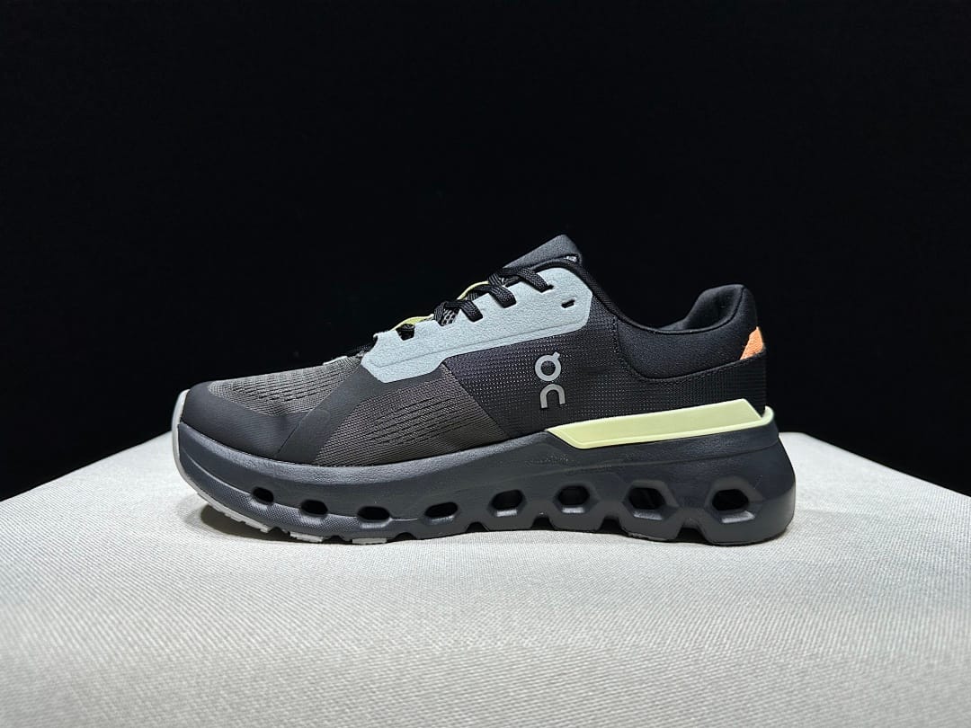 On Cloudrunner 2 'Tangerine'