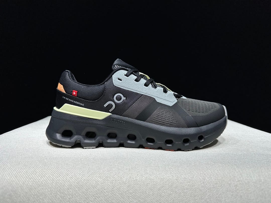 On Cloudrunner 2 'Tangerine'