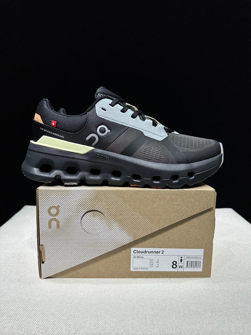 On Cloudrunner 2 'Tangerine'