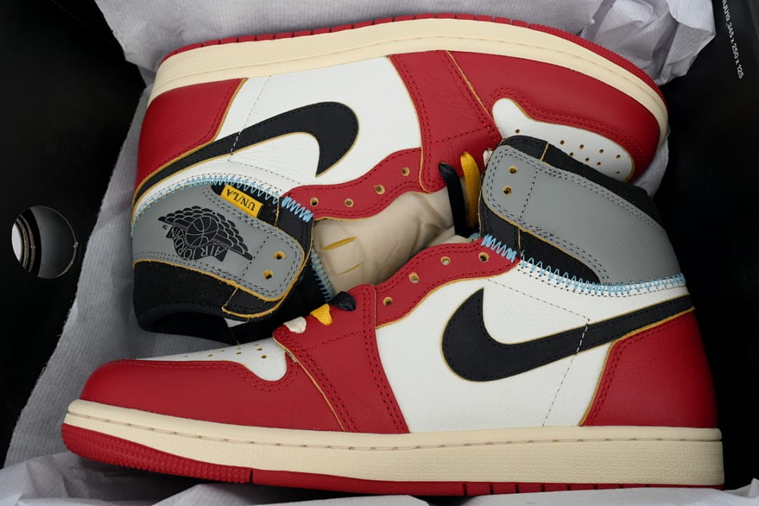 Air Jordan 1 Retro High OG Chicago Shadow (Colorway 2)