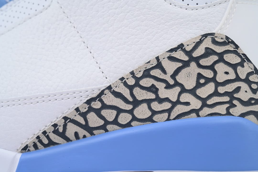 Air Jordan 3 Retro UNC