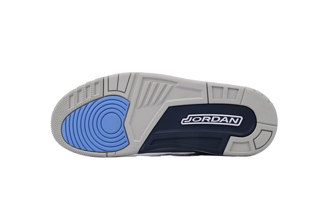 Air Jordan 3 Retro UNC