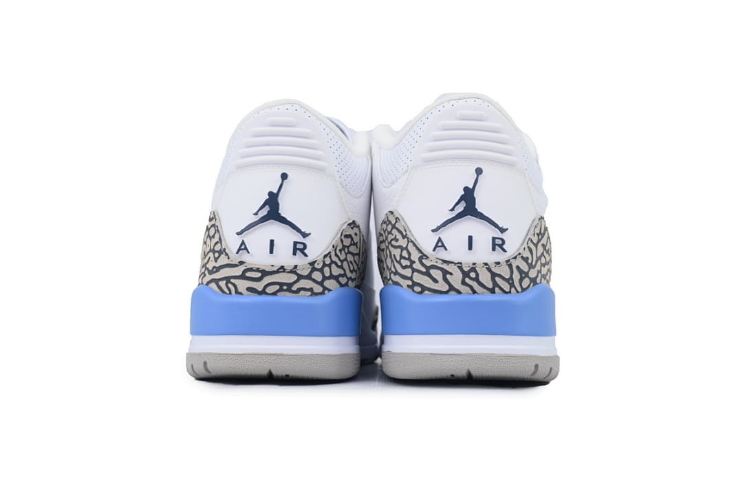 Air Jordan 3 Retro UNC