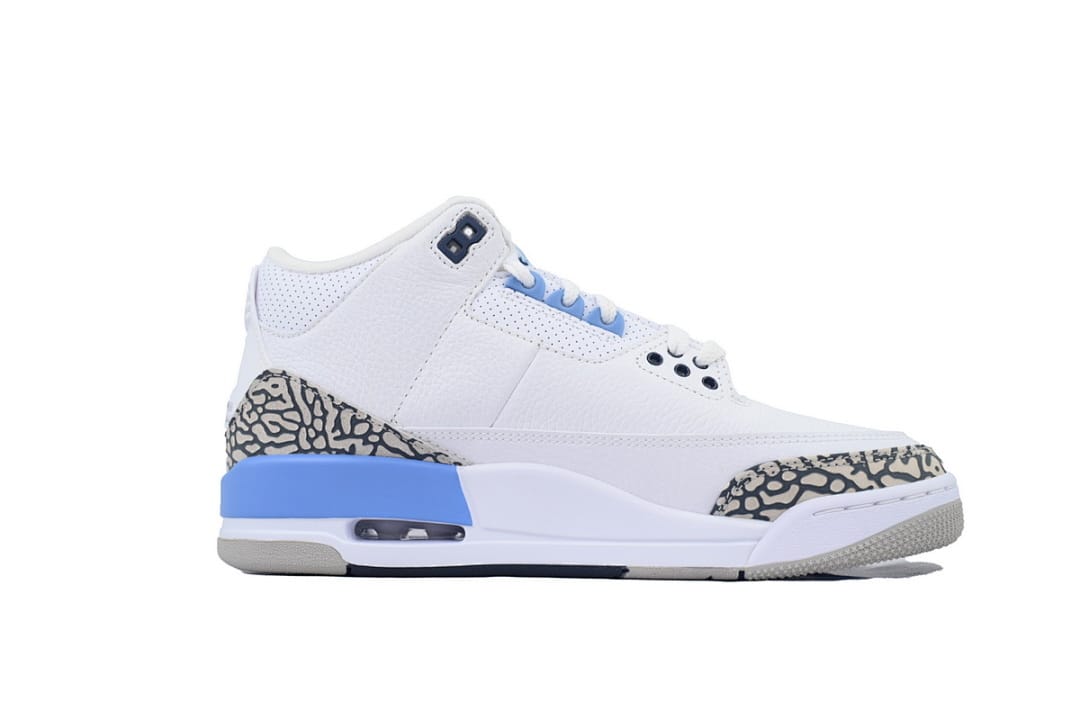 Air Jordan 3 Retro UNC