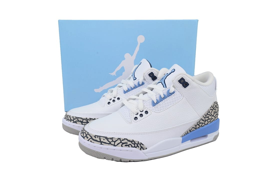 Air Jordan 3 Retro UNC