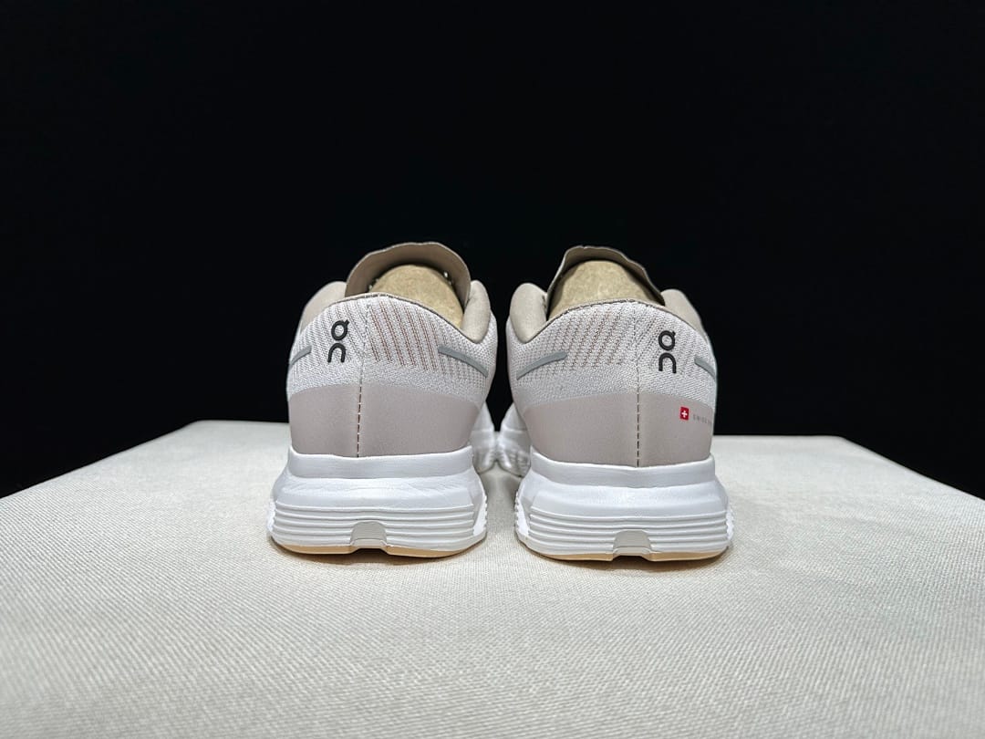 On Cloud 6 Push (Colorway 9)