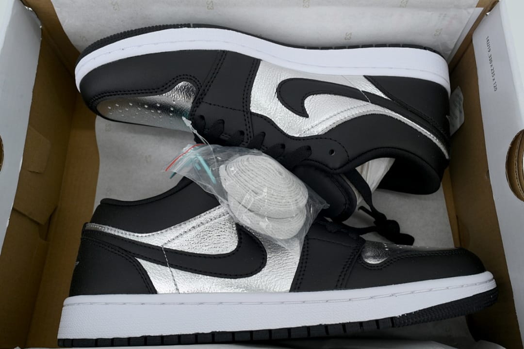 Air Jordan 1 Low SE Silver Toe
