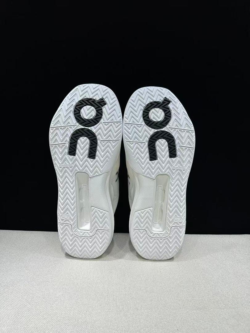On THE ROGER Clubhouse Pro 'Triple White'