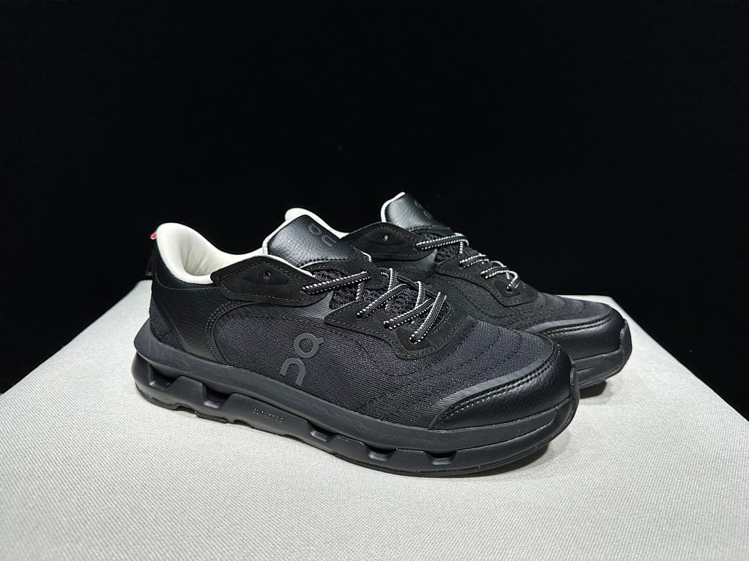 On × Zendaya Cloudzone (Colorway 6)
