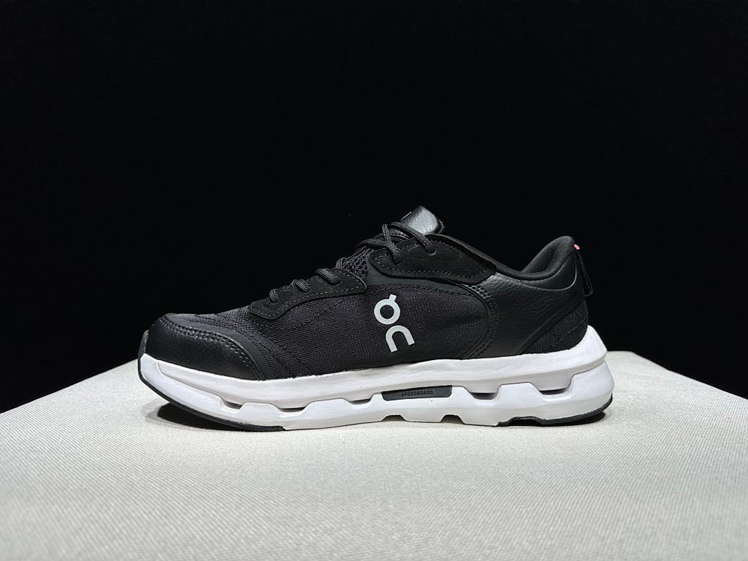 On × Zendaya Cloudzone (Colorway 4)