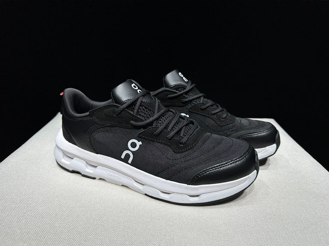 On × Zendaya Cloudzone (Colorway 4)