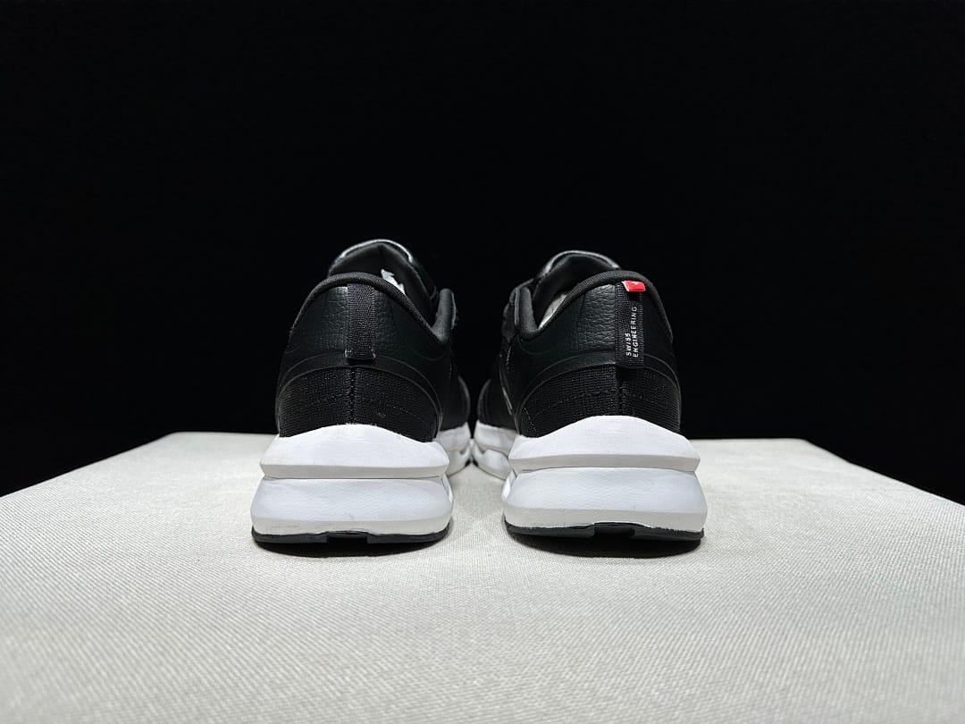On × Zendaya Cloudzone (Colorway 4)