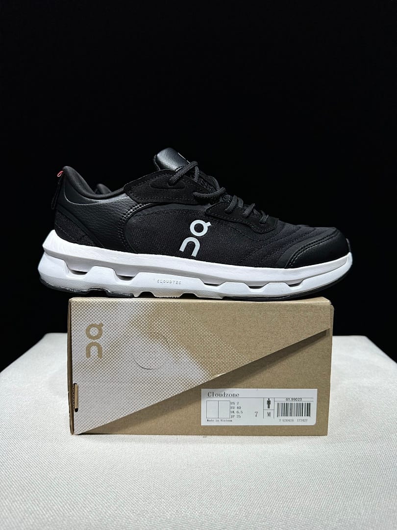 On × Zendaya Cloudzone (Colorway 4)