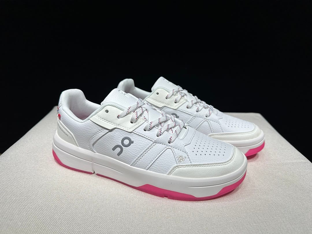 On THE ROGER Clubhouse 3 V2 'Triple White'