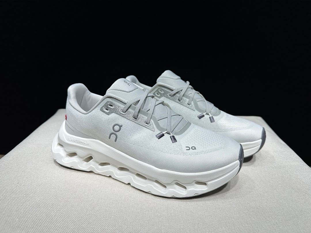 On Cloudtilt Spring (Colorway 8)