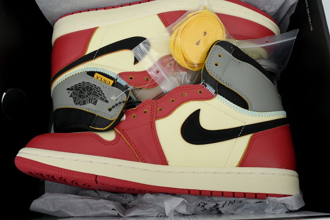 Air Jordan 1 Retro High OG Chicago Shadow (Colorway 3)