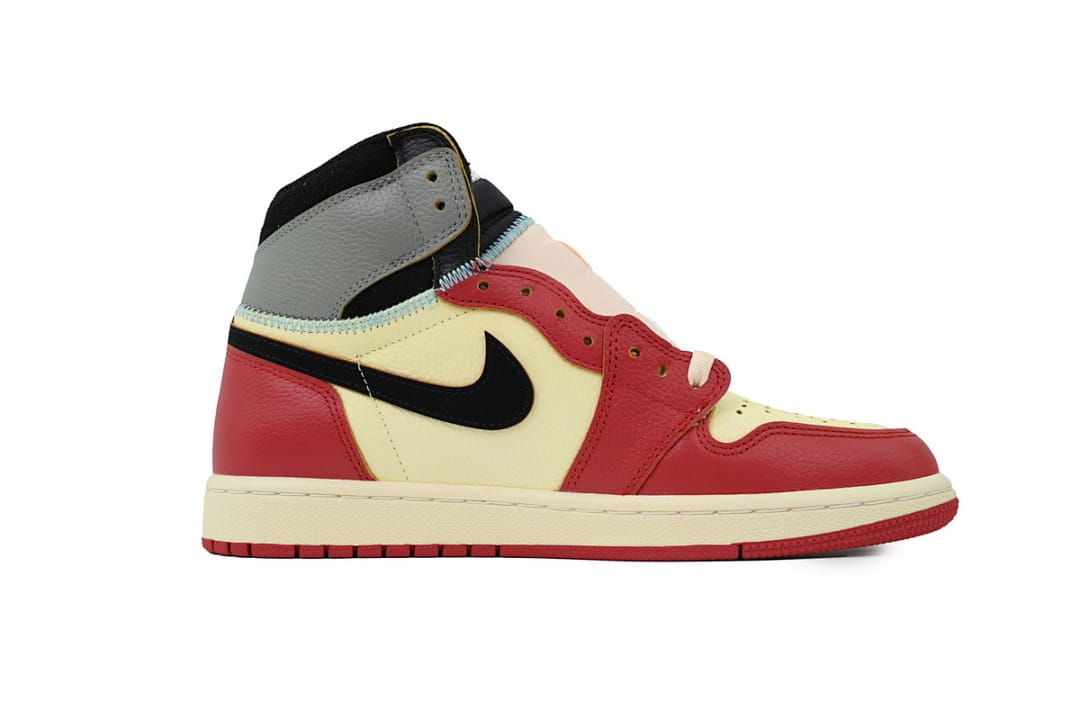 Air Jordan 1 Retro High OG Chicago Shadow (Colorway 3)