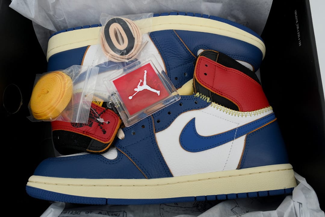 Air Jordan 1 Retro High OG Blue Toe (Colorway 3)