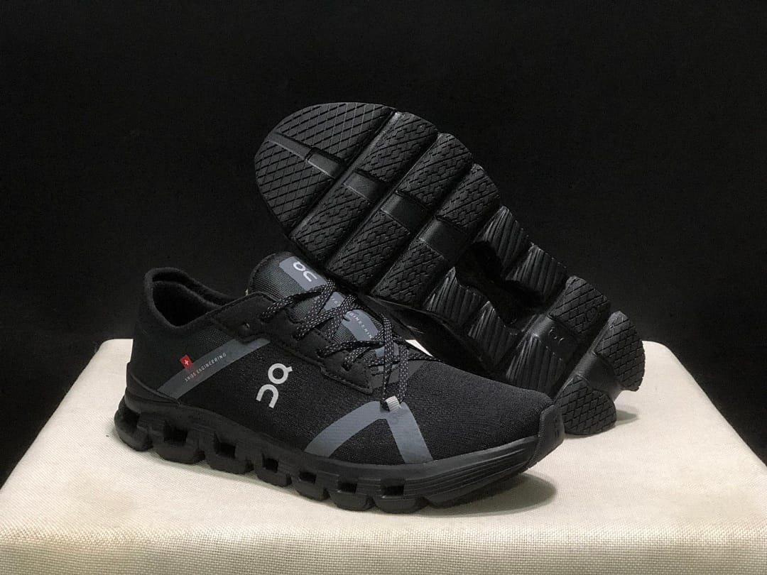On Cloud X4 AD (Colorway 2)