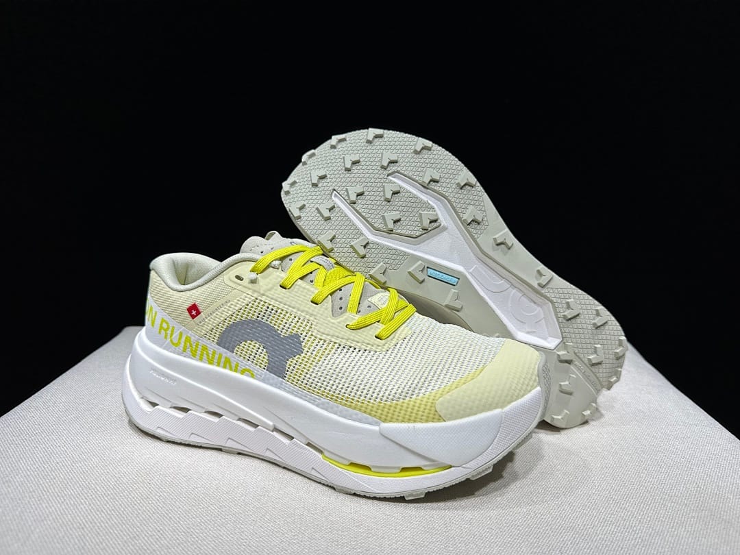 On Cloudultra 3 (Colorway 16)