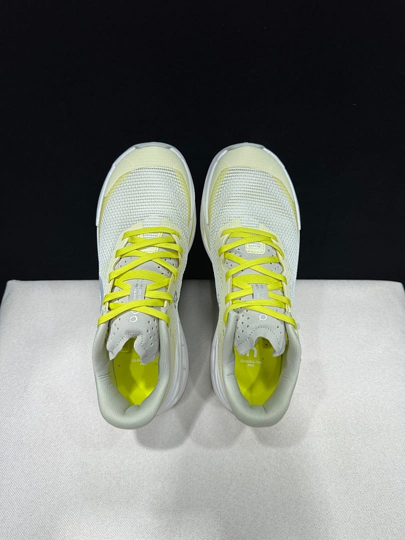 On Cloudultra 3 (Colorway 16)