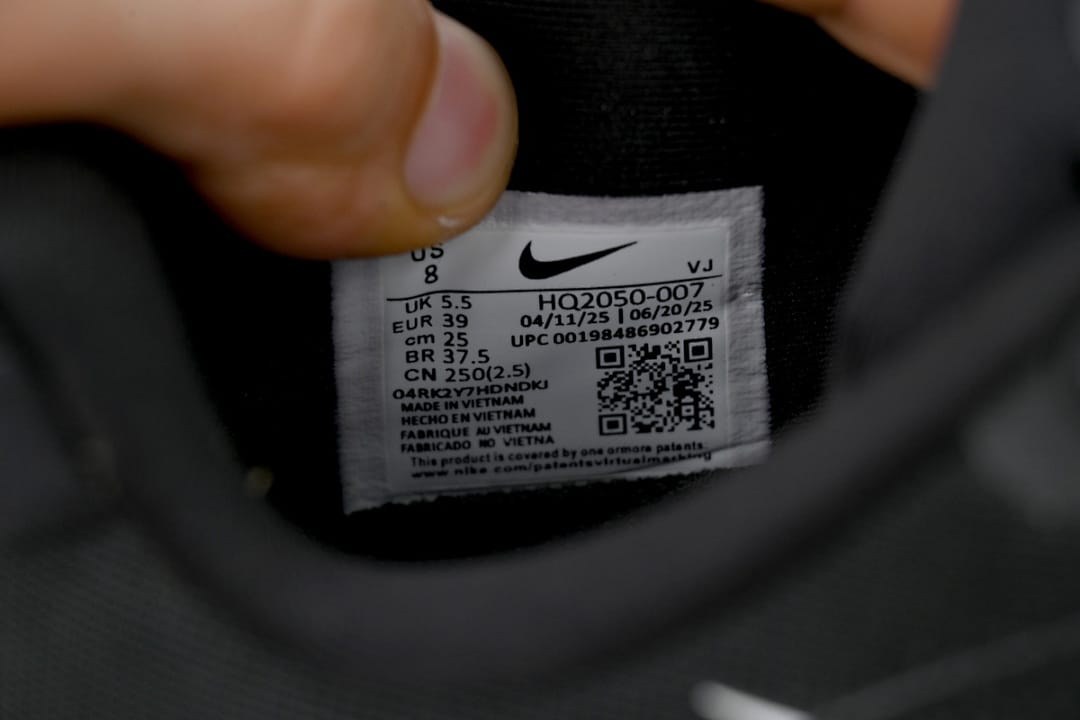 Nike Zoom Vomero 19 CA Edition Black White