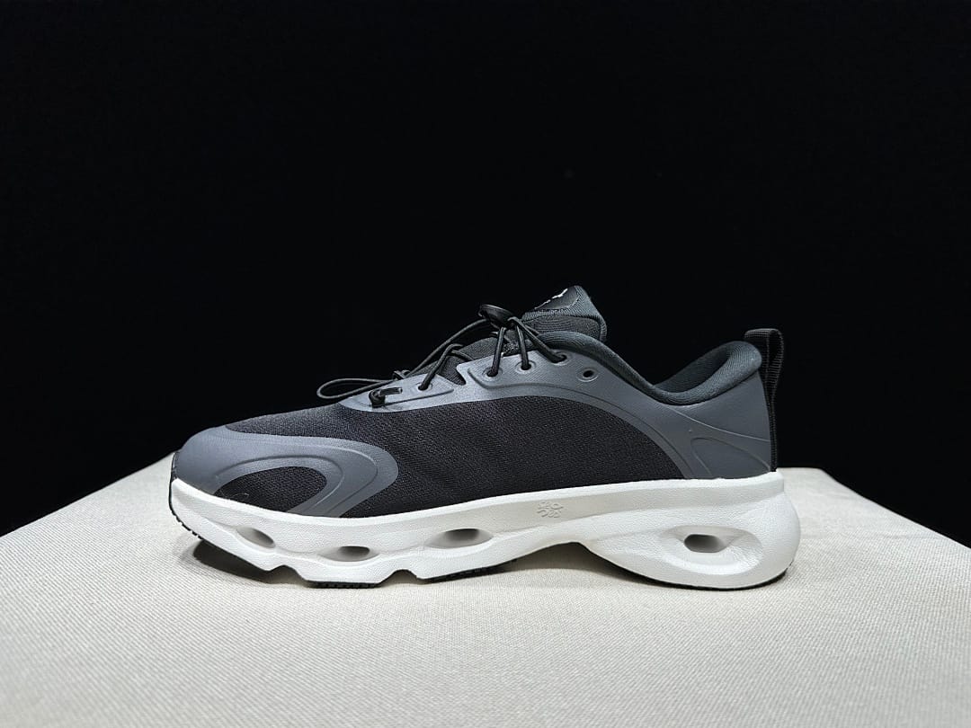 On × LOEWE Cloudventure 3.0 (Colorway 29)