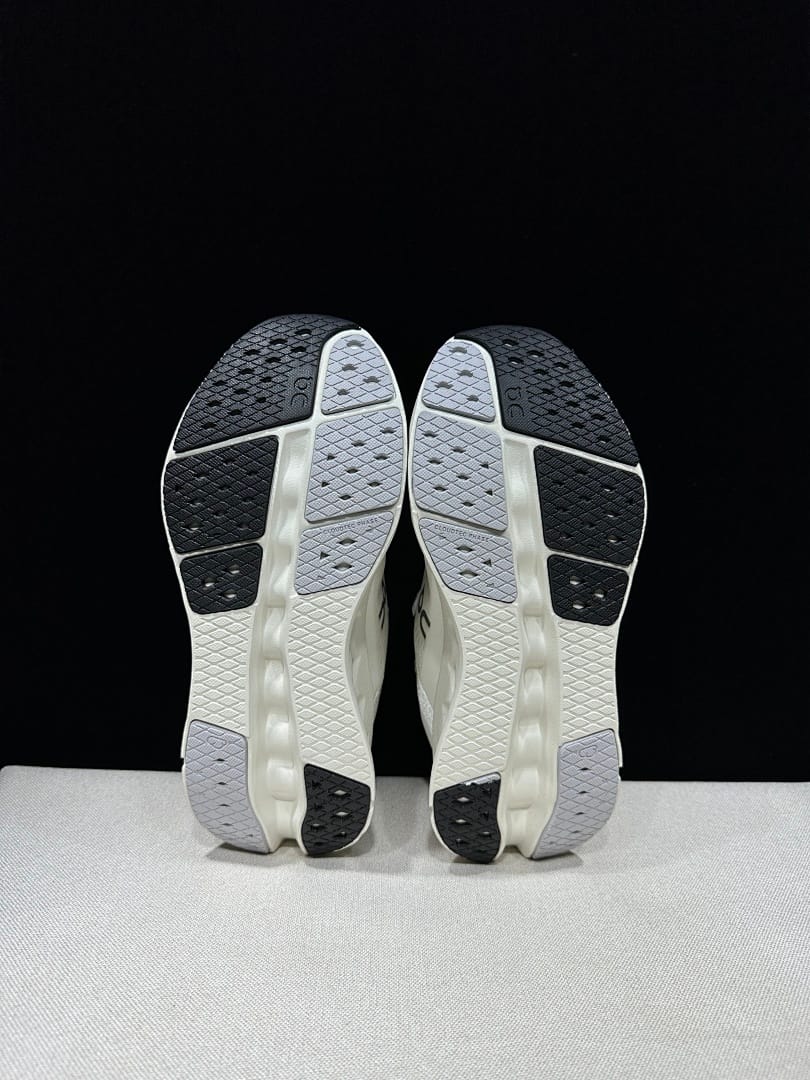 On Cloudsurfer 2 (Colorway 3)