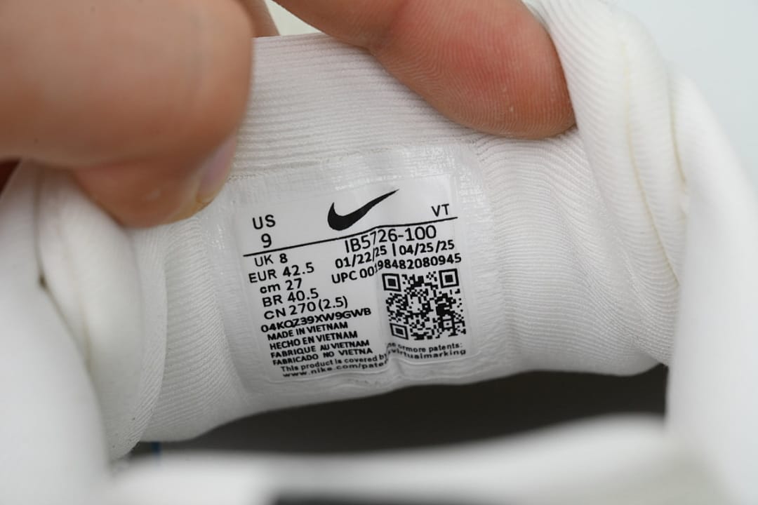Nike Zoom Vomero 18 AA Edition Run Pack