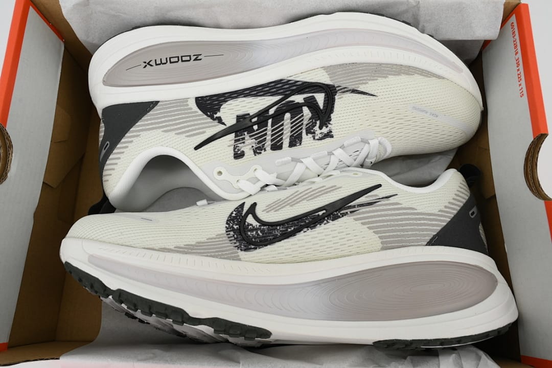 Nike Zoom Vomero 18 AA Edition Run Pack