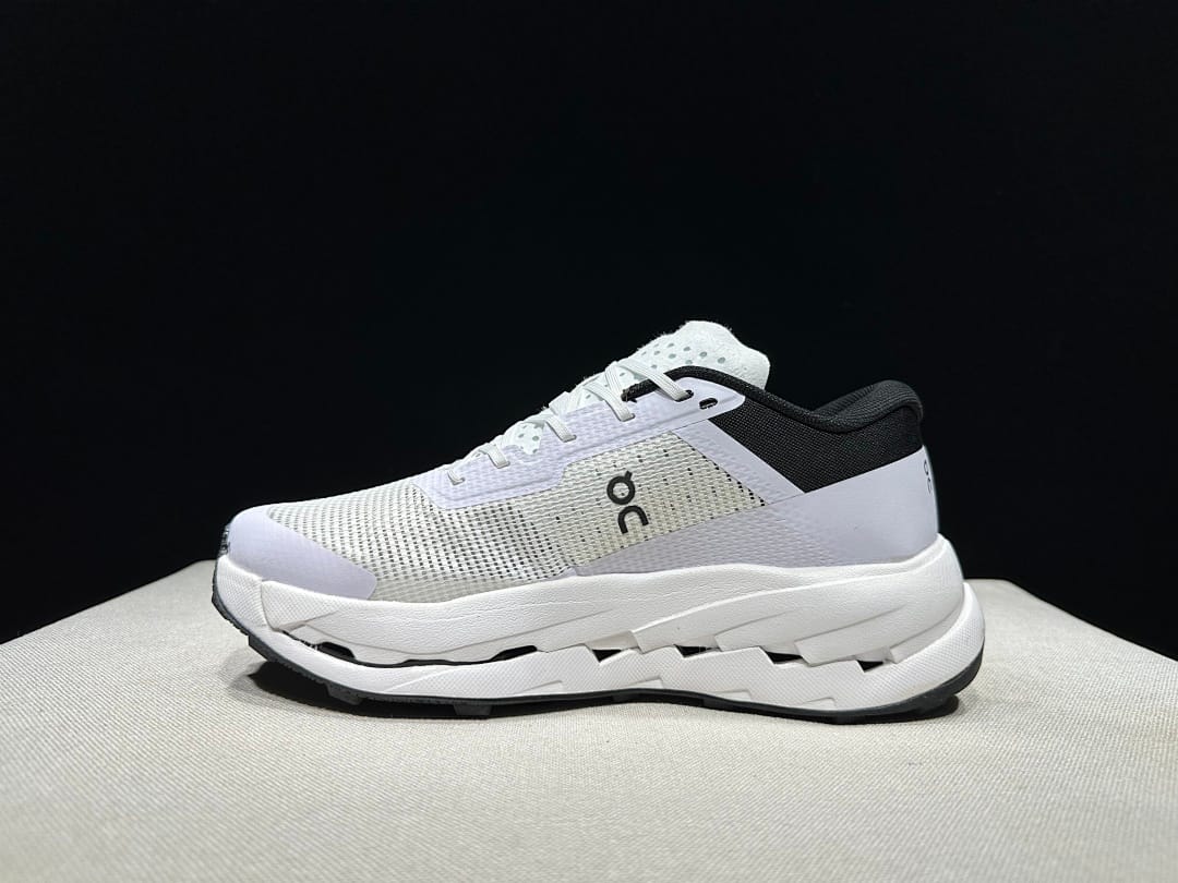 On Cloudultra 3 (Colorway 13)
