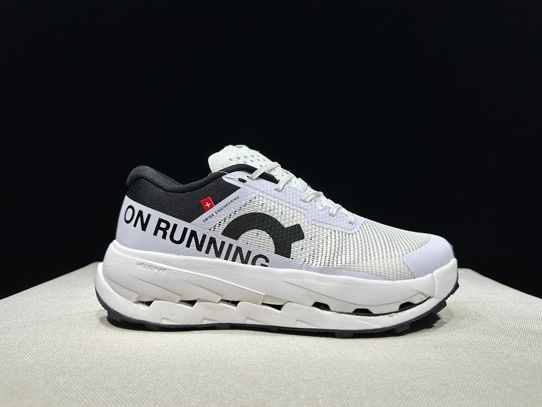 On Cloudultra 3 (Colorway 13)