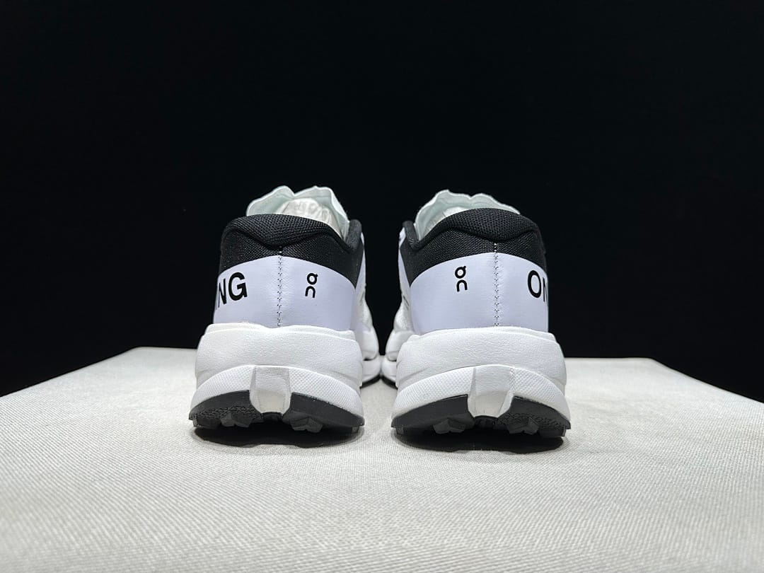 On Cloudultra 3 (Colorway 13)