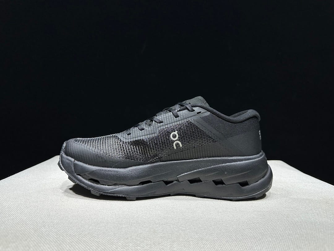 On Cloudultra 3 (Colorway 11)