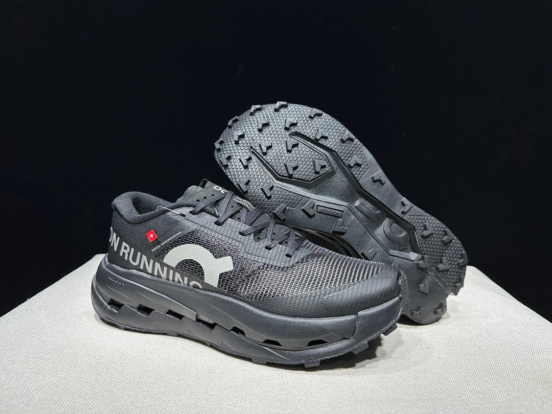 On Cloudultra 3 (Colorway 11)