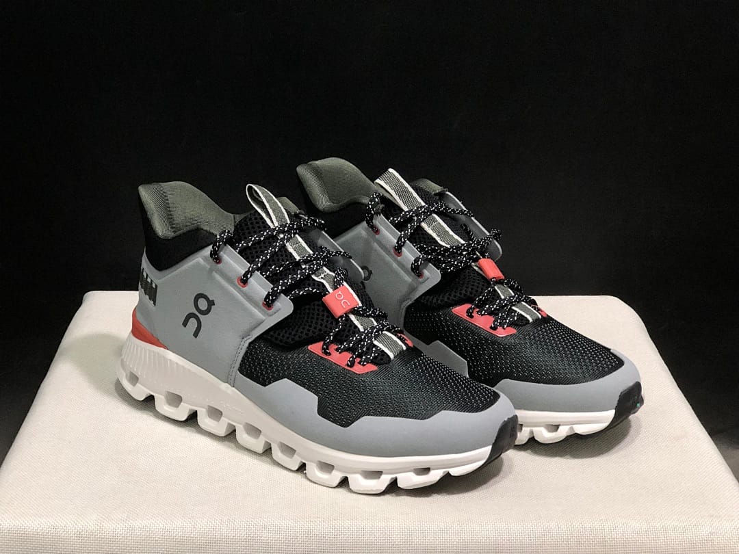 On Cloud Hi Edge (Colorway 25)