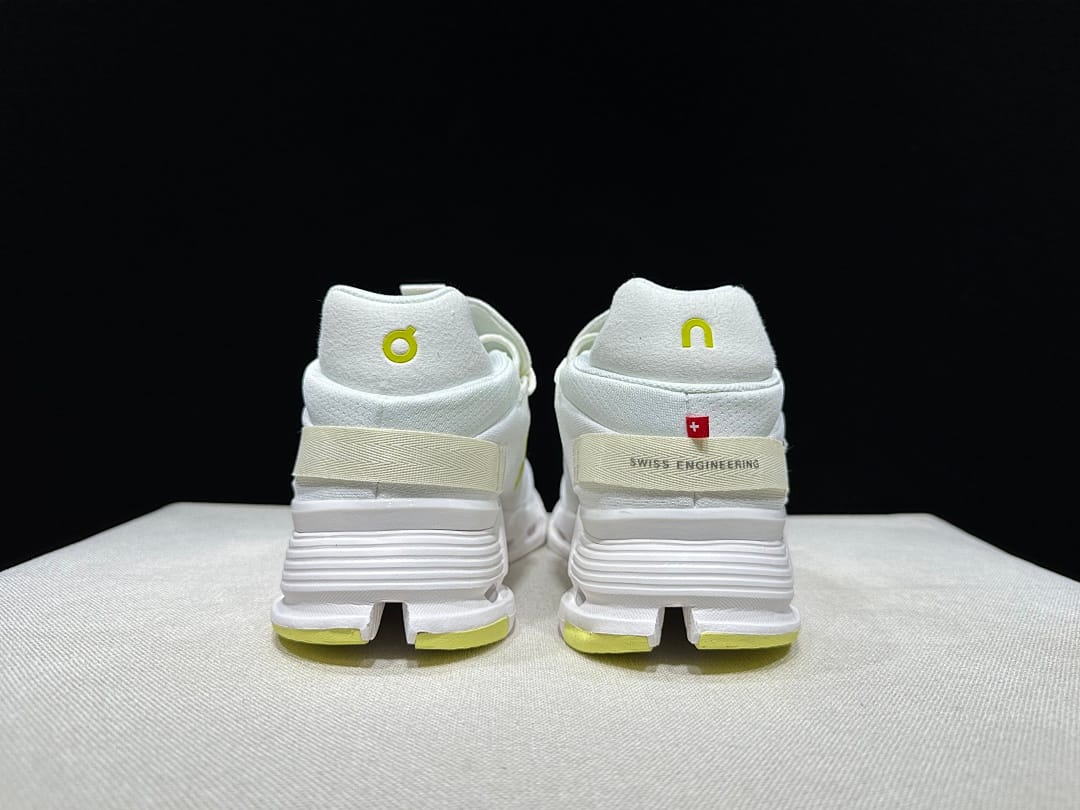 On Cloudnova 2 (Colorway 4)