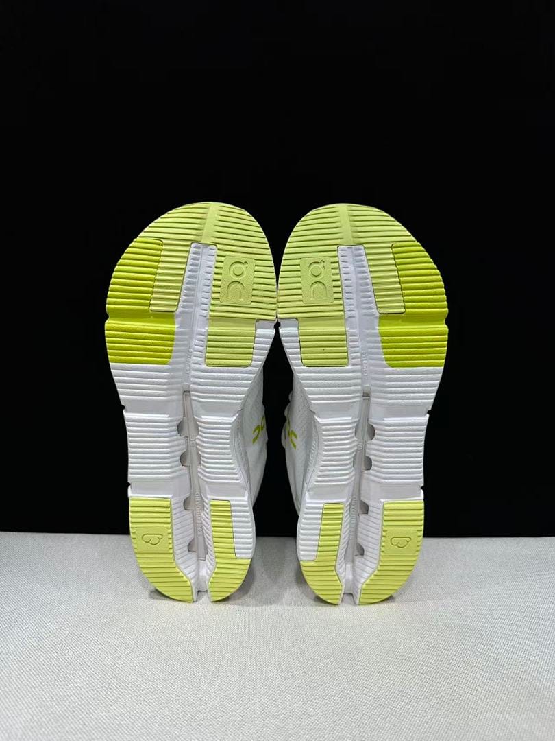 On Cloudnova 2 (Colorway 4)