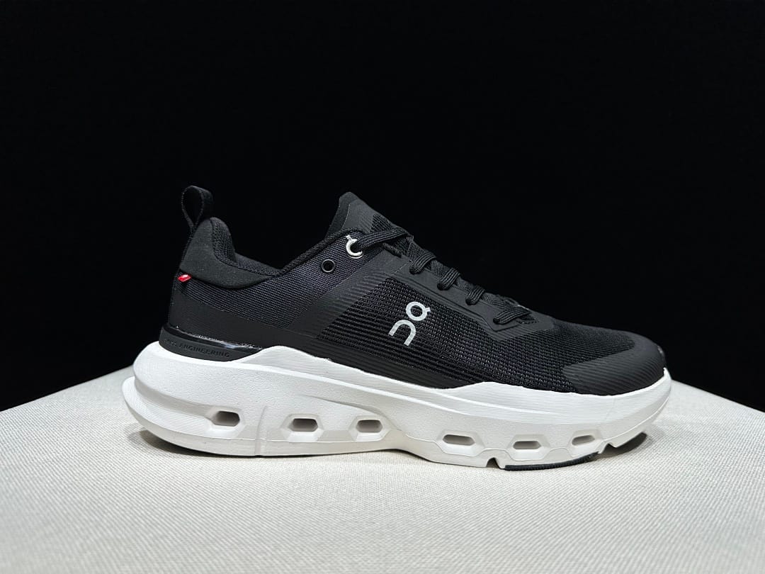 On Cloudpulse Next (Colorway 12)