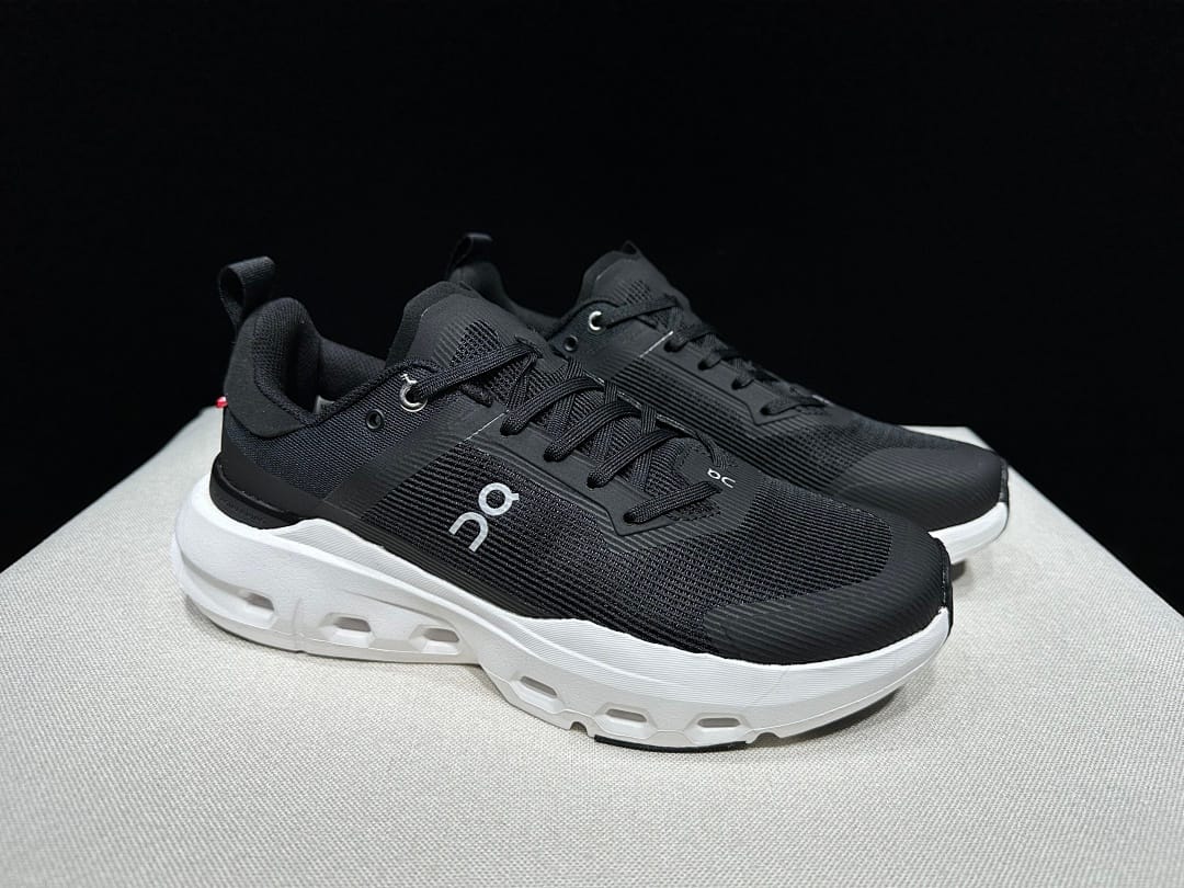 On Cloudpulse Next (Colorway 12)
