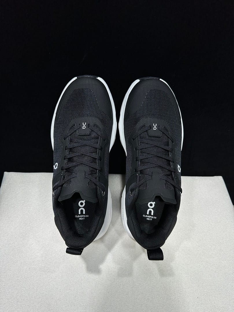 On Cloudpulse Next (Colorway 12)