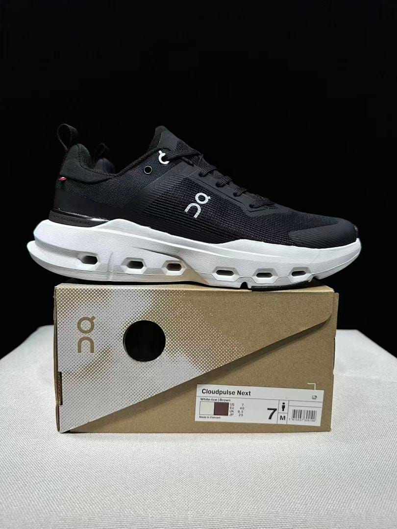 On Cloudpulse Next (Colorway 12)