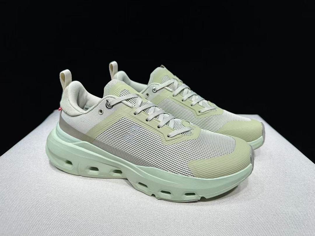 On Cloudpulse Next (Colorway 11)