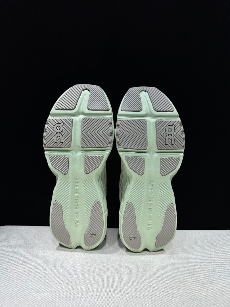 On Cloudpulse Next (Colorway 11)