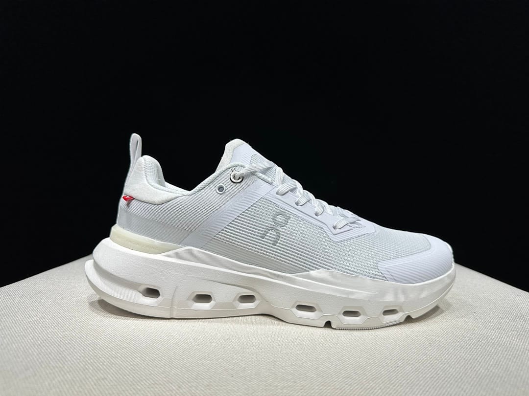 On Cloudpulse Next (Colorway 10)