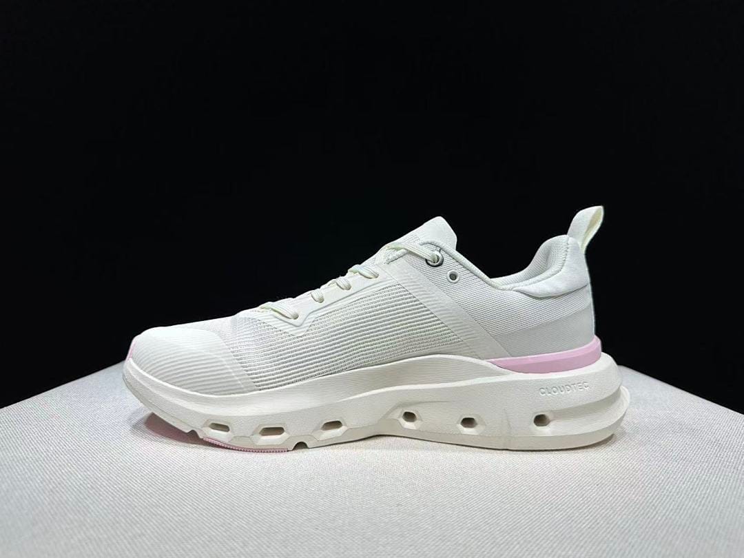 On Cloudpulse Next (Colorway 6)