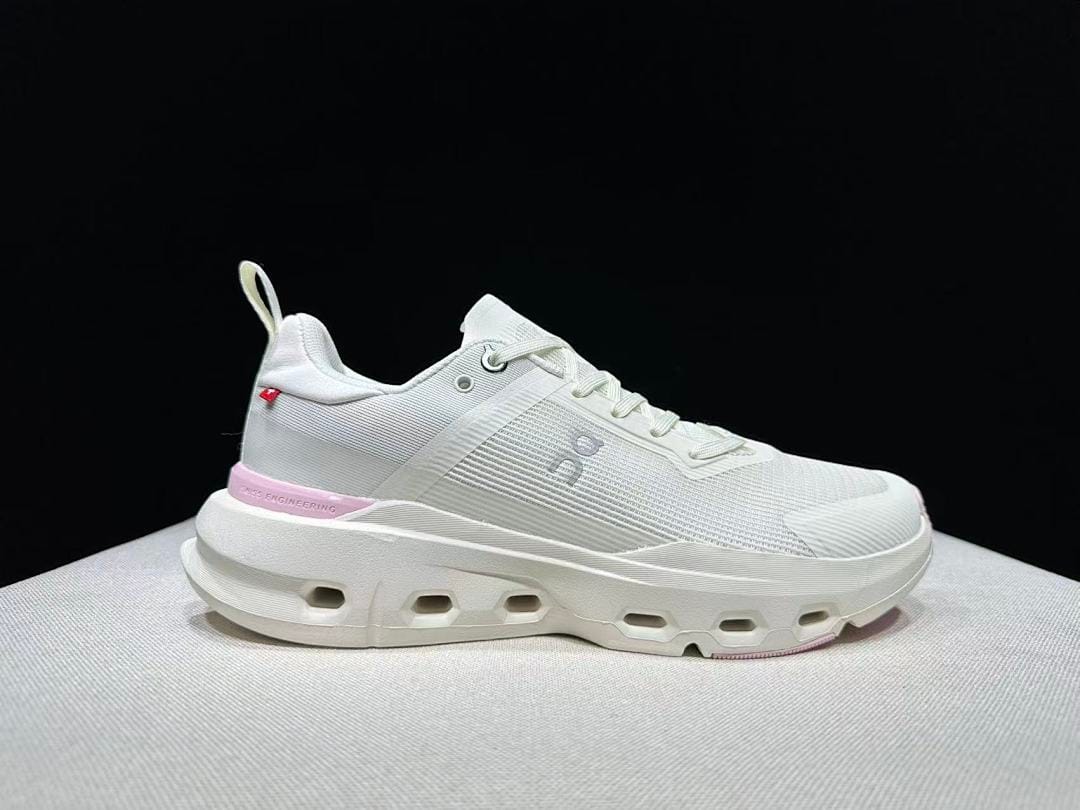 On Cloudpulse Next (Colorway 6)